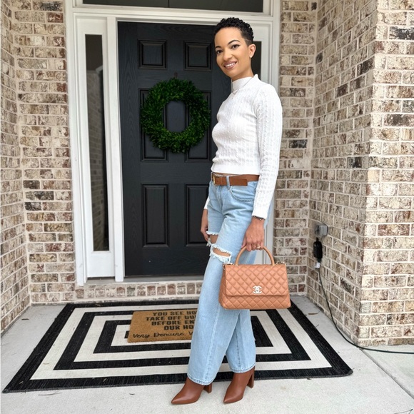 ✨MEET YOUR SELLER✨ - Picture 3 of 4